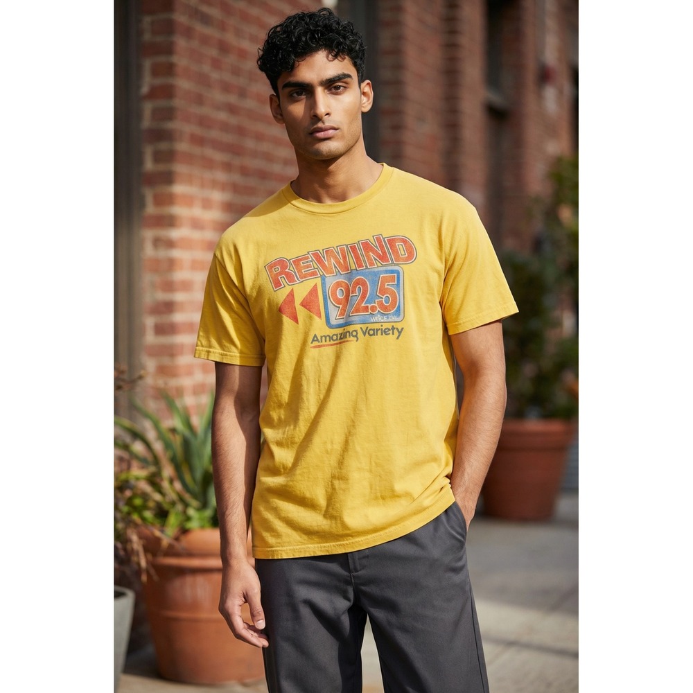 Rewind 92.5 WREE-FM Radio Station Graphic T-Shirt Mustard Yellow Mens Large